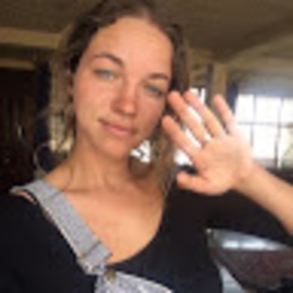 Profile Picture of Harmony Williams (@hmunwilliams) on Poshmark