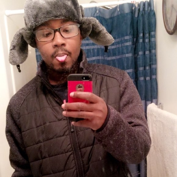 Profile Picture of Papasten Adabie (@poposten) on Poshmark