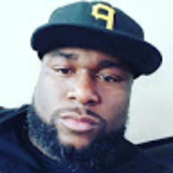 Profile Picture of Darrell Lake (@dlake1252) on Poshmark
