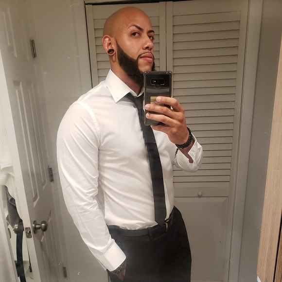 Profile Picture of Alejandro Castro (@castroinfoloc) on Poshmark