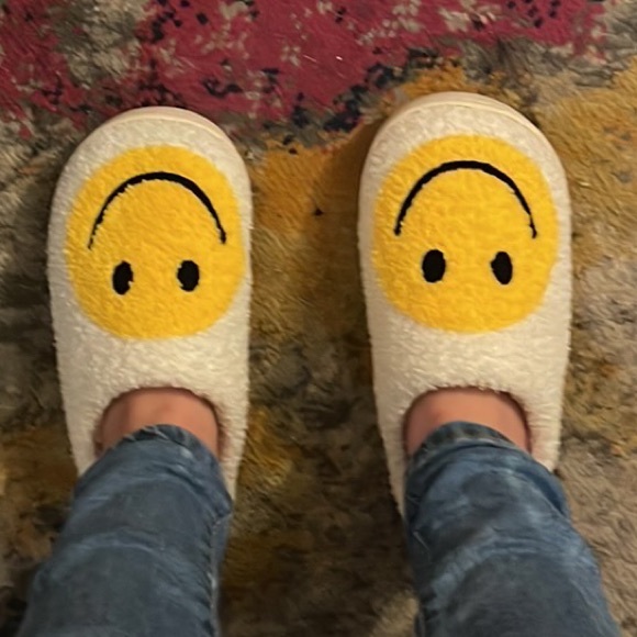 Profile Picture of Jenny Kasdaglis (@jennykasdaglis) on Poshmark