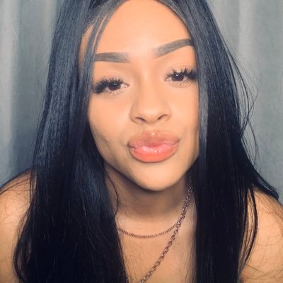 Profile Picture of Monique Silva (@Monniqqueeee) on Twitter