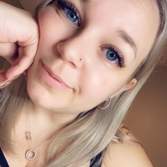 Profile Picture of Whitney Ball (@wlball05) on Poshmark