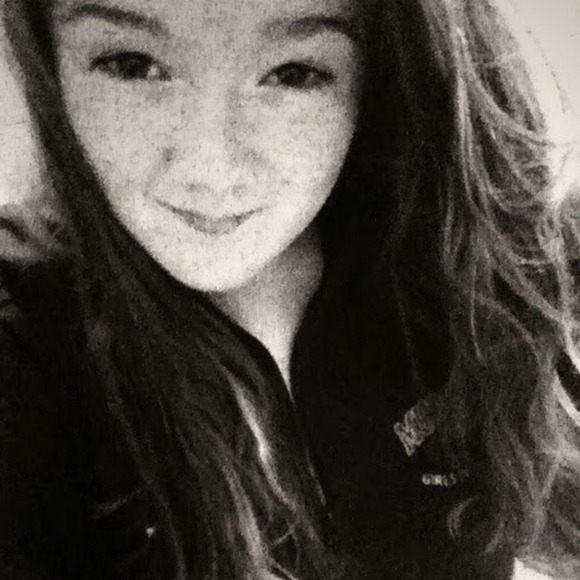 Profile Picture of Erin Terpenning (@erinmarie13) on Poshmark