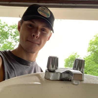 Profile Picture of Josh Lamoureux (@JoshLamoureux2) on Twitter