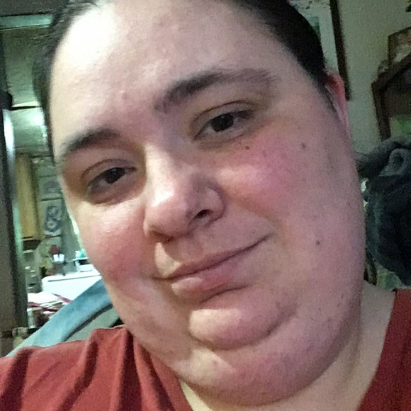 Profile Picture of Amy Tuley (@amytuley84) on Poshmark