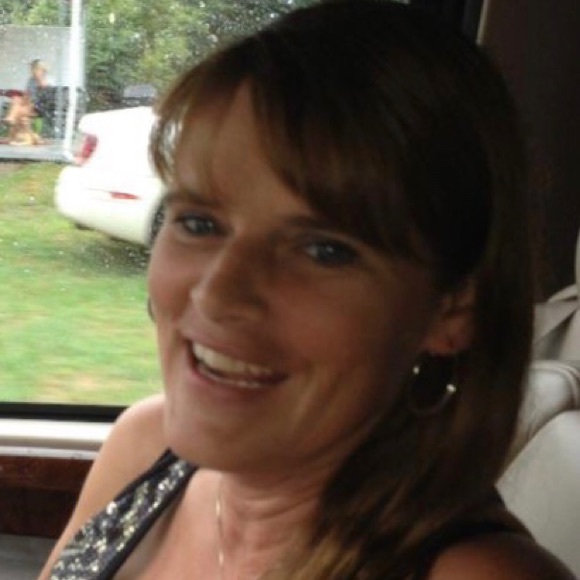 Profile Picture of Shelly Dennison (@gowv) on Poshmark