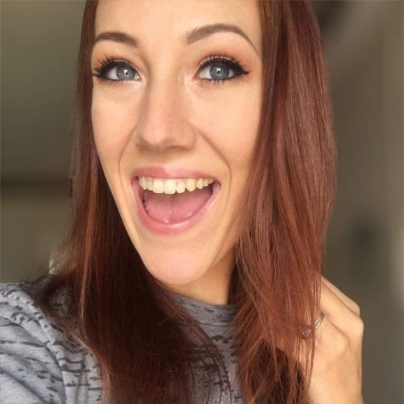 Profile Picture of Sabrina Swonger (@sabrinaswonger) on Poshmark