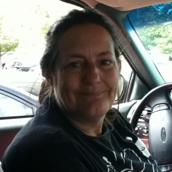 Profile Picture of Lori Chaney (@lorichaney629) on Poshmark