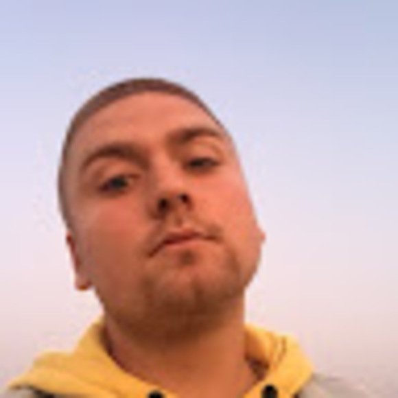 Profile Picture of Davor Cvijanović (@davorc988) on Poshmark