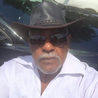 Profile Picture of Larry Pate (@yuriboy99) on Twitter