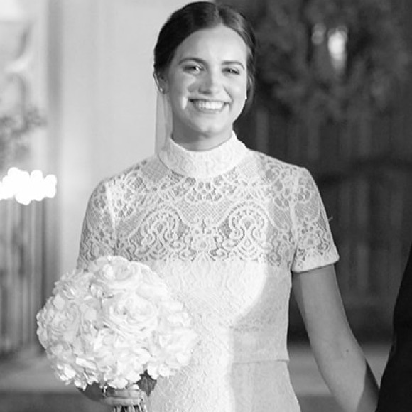 Profile Picture of Anna Segars (@alsegar) on Poshmark