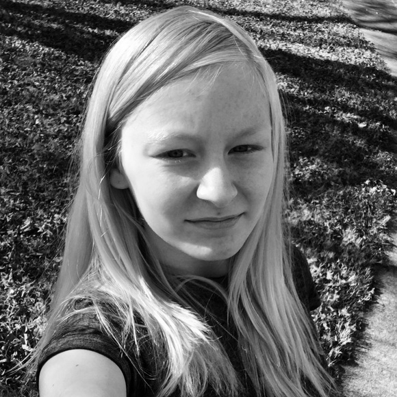 Profile Picture of Olivia Broome (@obgrae) on Poshmark