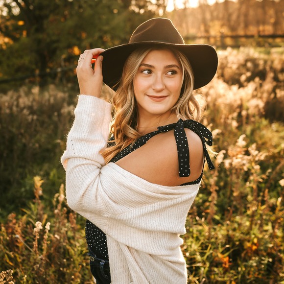 Profile Picture of Jenay Pruse (@jpruse) on Poshmark