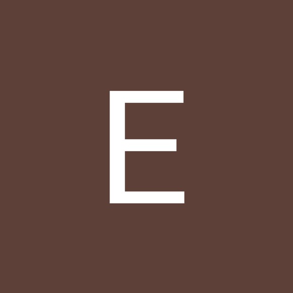 Profile Picture of Ellen Morelli (@ellen194624) on Poshmark
