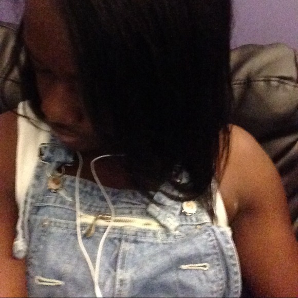 Profile Picture of Simone Guillory (@simonegeee) on Poshmark