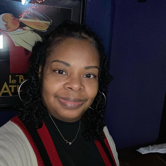 Profile Picture of Alicia Merrell johnson (@lisa_johnson70) on Poshmark