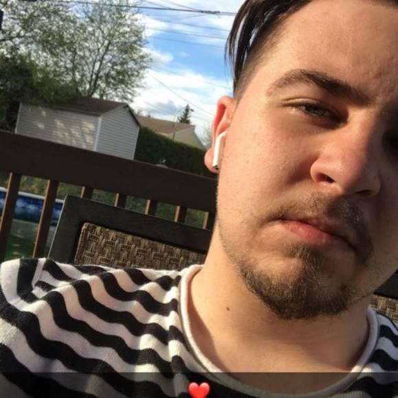 Profile Picture of Cédric Adams (@bnsc) on Poshmark