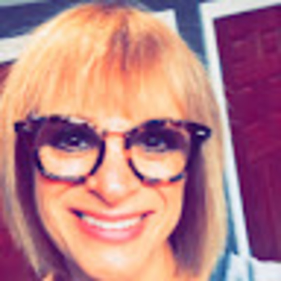 Profile Picture of Shelly Camiener (@krispykreme43) on Poshmark