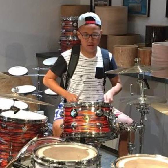 Profile Picture of James Wang (@jamessthebeast) on Poshmark