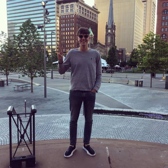 Profile Picture of Edvinas Kazlauskas (@kazokas23) on Poshmark