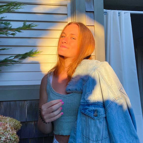 Profile Picture of Lauren Diloreto (@laurendiloreto) on Poshmark