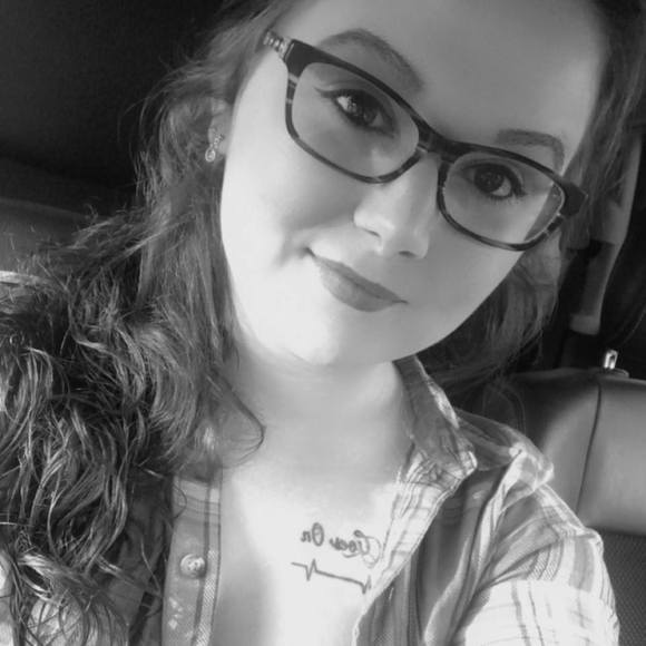 Profile Picture of Ivy Hughes (@ivynoel14) on Poshmark