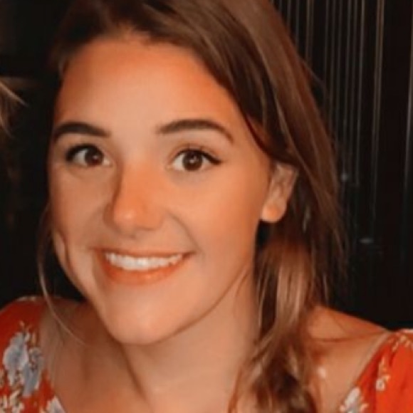 Profile Picture of Morgan Caulfield (@morgancaulfield) on Poshmark