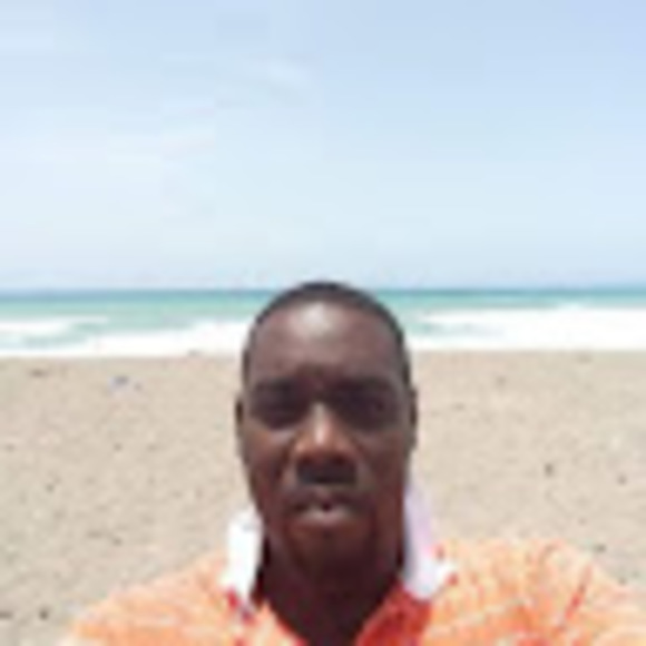 Profile Picture of Nicholas Hemmings (@nicholashem900) on Poshmark