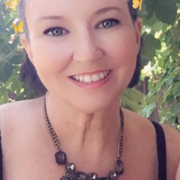 Profile Picture of Lisa Baer (@lisabaer) on Poshmark