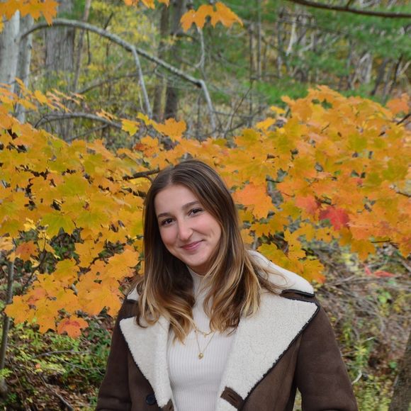 Profile Picture of Bella Braconi (@ijperfling) on Poshmark