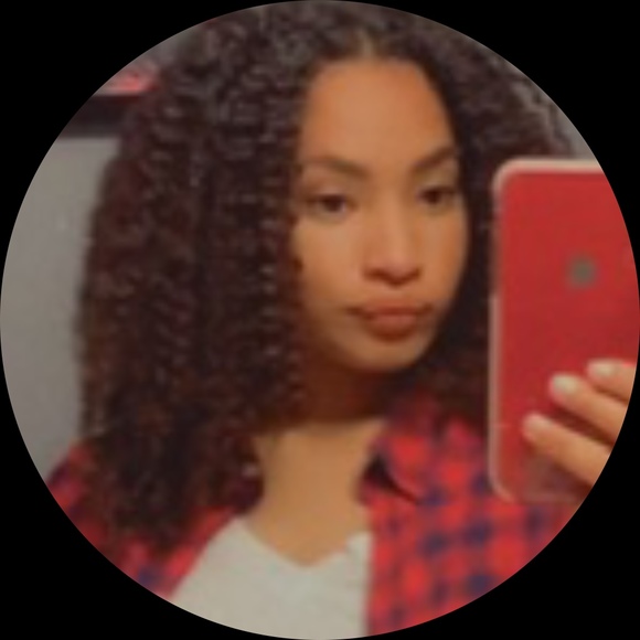 Profile Picture of Brianna Lacks (@bbybriee) on Poshmark