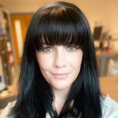 Profile Picture of Vanessa Devine (@Vanessa__Devine) on Twitter