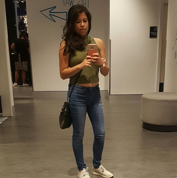 Profile Picture of Luz Bahena (@luzbb) on Poshmark