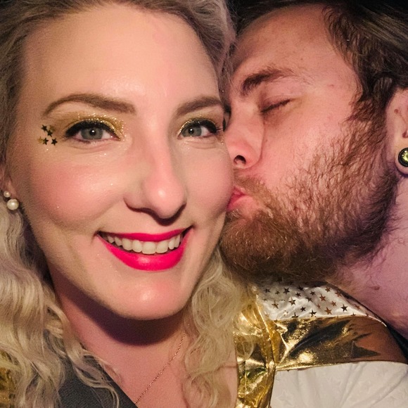 Profile Picture of Laura Tomerlin (@tomerlinlaura) on Poshmark