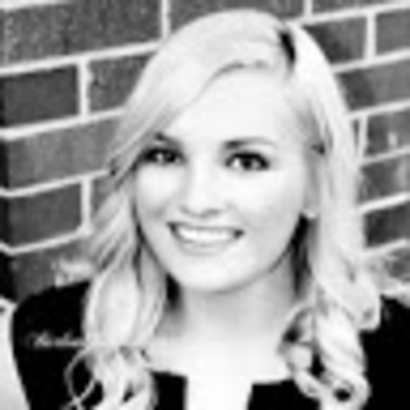 Caitlin Grisier - Poshmark Profile Picture of Caitlin Grisier (@c_grisier) on Poshmark