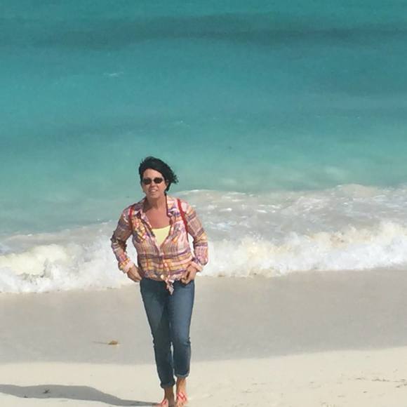 Profile Picture of Diana Keith (@dianakeith) on Poshmark