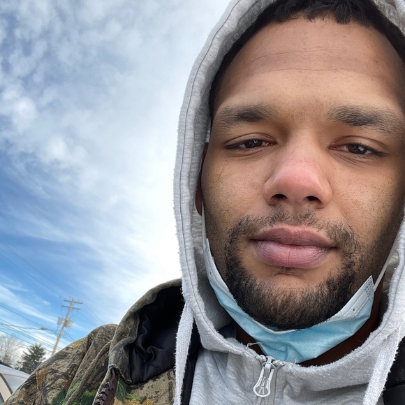 Profile Picture of Devon Ingram (@dingram3434) on Poshmark