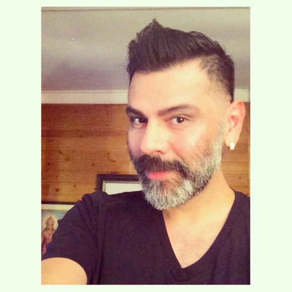 Profile Picture of Albert Michael (@stuffstuff) on Poshmark