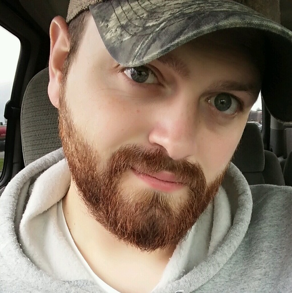 Profile Picture of Corey Tabor (@mango45662) on Poshmark