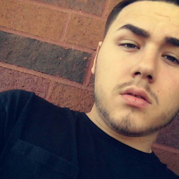 Profile Picture of Devin Briggs (@thekidbriggs) on Poshmark