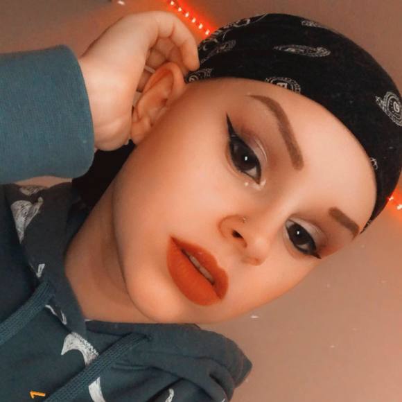 Annmarie Petrigash - Poshmark Profile Picture of Annmarie Petrigash (@anpetrigash) on Poshmark