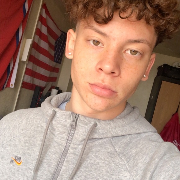 Profile Picture of Devin Highful (@littled11) on Poshmark