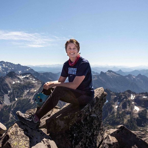 Profile Picture of Lauren Brucato (@lbru4444) on Poshmark