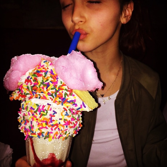 Profile Picture of Ella Trakas (@ellatrak) on Poshmark