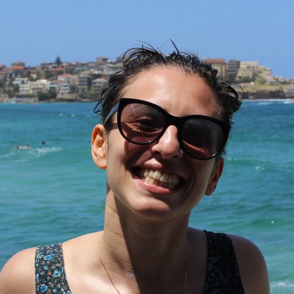 Profile Picture of Arielle Amram (@taranane) on Poshmark