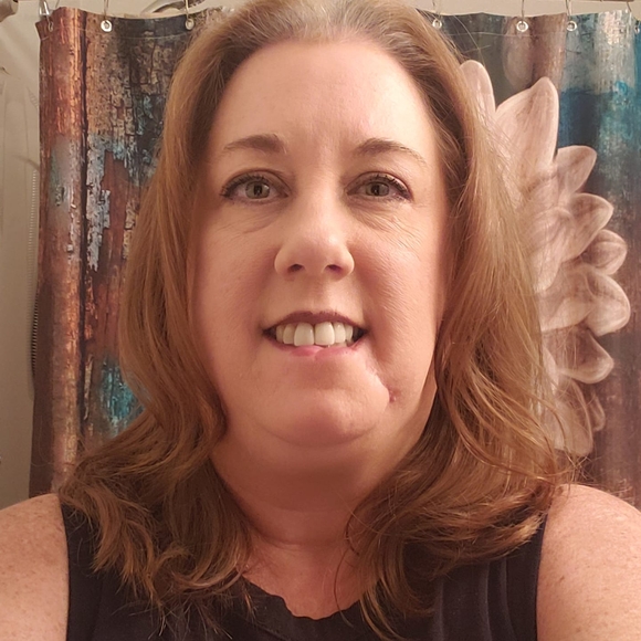 Profile Picture of Cindy Benoit (@harleynana16) on Poshmark