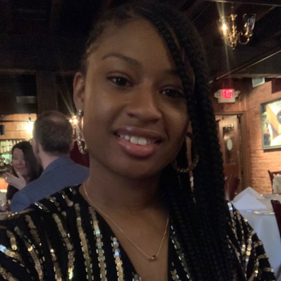 Lateasha Squirrell - Poshmark Profile Picture of Lateasha Squirrell (@teasha_3) on Poshmark