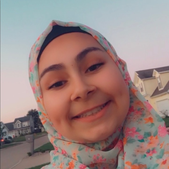 Profile Picture of Hiba Abudayeh (@hiba_2007) on Poshmark