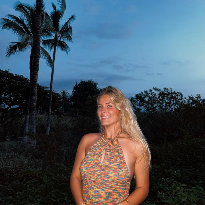 Profile Picture of avalon (@avalondevries) on Tiktok